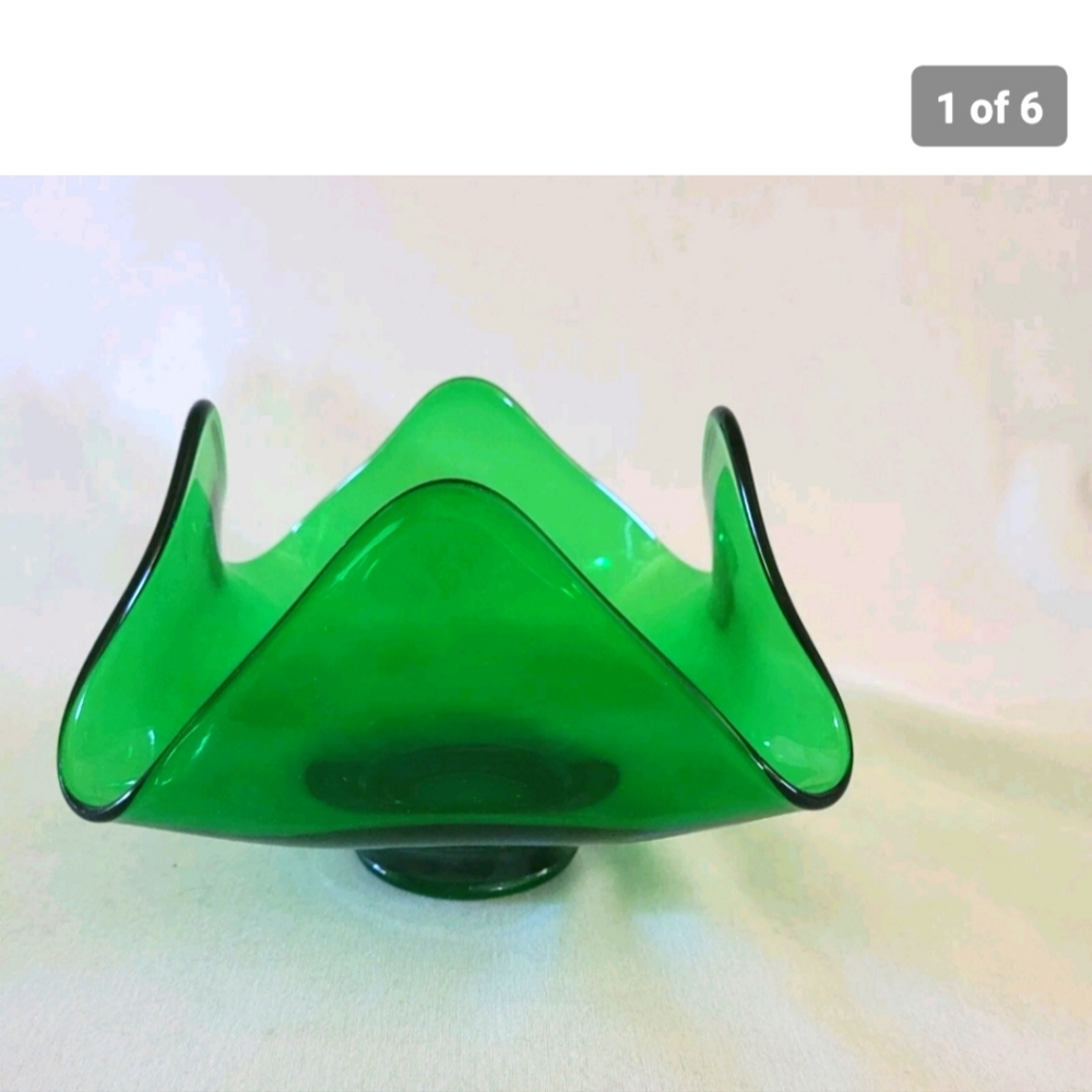 Vintage Green Handkerchief Napkin Glass Votive Holder Art Glass Curved Bowl
